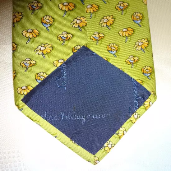 Salvatore Ferragamo Yellow Green 100% Silk Floral Daisy Print Neck Tie