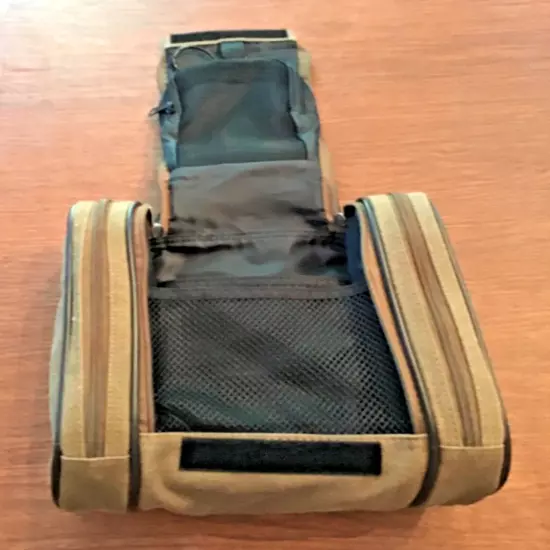 NEW DOCKER'S Hanging Travel Kit ~~ Tan