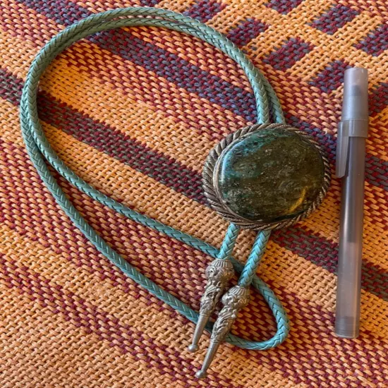 Vintage 1970’s CHRISOCOLLA AGATE BOLO TIE