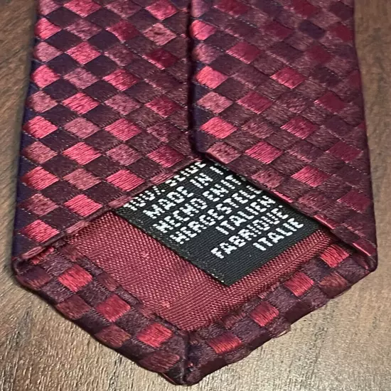 Geoffrey Beene Red 100% Silk Men’s Neck Tie Made In Italy