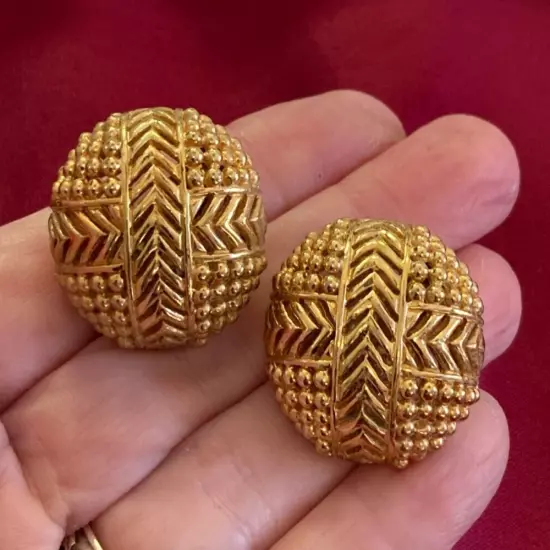 CINER Clip-on Earrings Textured Dome Statement Glossy Gold Tone Vintage