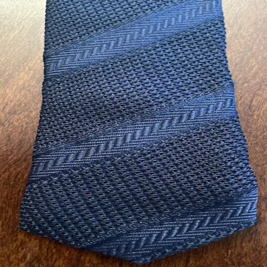 Todays Man Blue Italian Fabrication 100% Silk L58” W3.75”