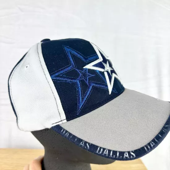 Dallas Cowboys Vintage Star Hat Hook and Loop Closure