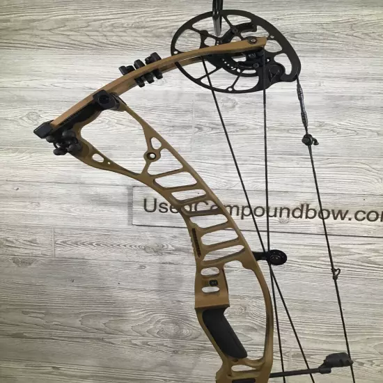 Hoyt VTM 31 Right Hand Bourbon 60-70lbs 25"-30"