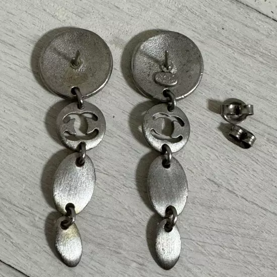 CHANEL #1 round earrings silver color here mark 4 rows