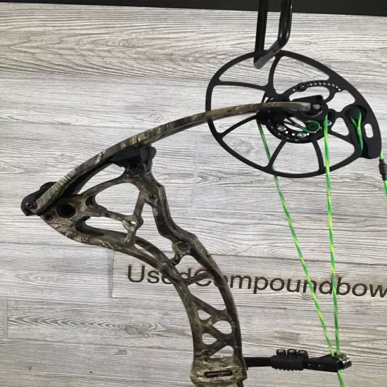 Bowtech CP28 Right Handed Mossy Oak 60-70lb 24.5"-30"