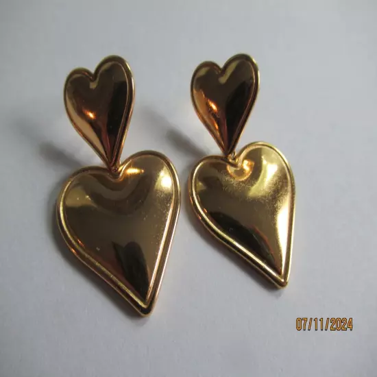 Gold plate heart dangle earrings