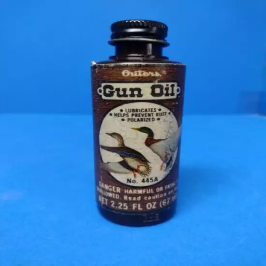 Vintage Outers Gun Oil 445a Ducks 2.25oz Half full. 