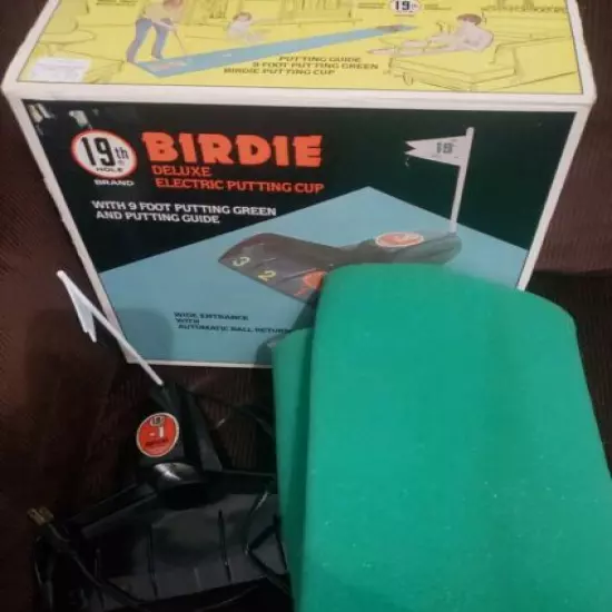 Birdie Deluxe Electric Putting Cup 1985 19th Hole Brand With Foam Green.