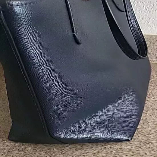 NWT Coach Navy Leather Tote Bag Is Your New Fall Favorite