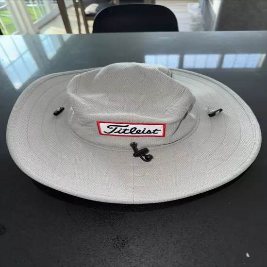 Titleist Pro V1 Light Gray Golf Bucket Hat