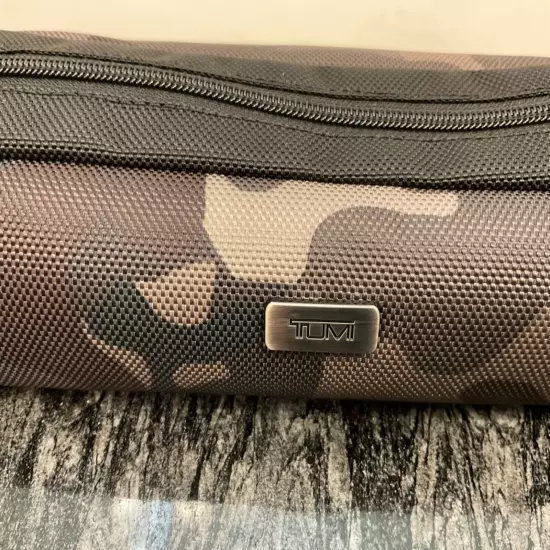 NEW - TUMI Zippered Ballistic Nylon Pencil Case Cord Pouch - KHAKI CAMO & BLACK