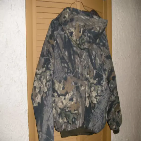 HU-29 - Mossy Oak brand Como Jacket Large w/Hood w/2 front pockets