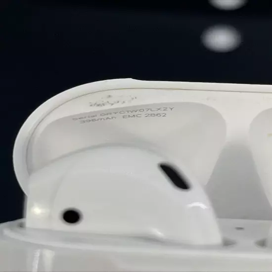 Apple AirPods White In Ear Headset with Charging Case 2nd Generation - Tested