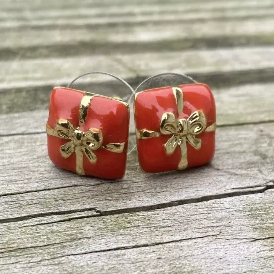 Gift wrapped present stud earrings - new