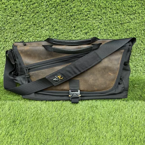 Waterfield Designs 15" Padded Laptop Computer Messenger Bag | Chocolate Leather