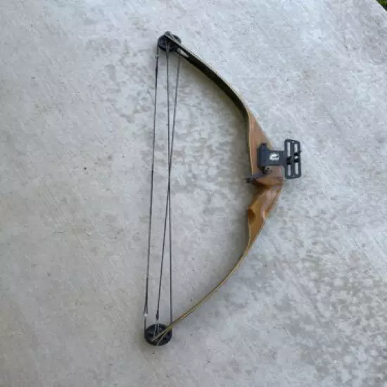 Vintage Browning Bantam model B9A Compound Bow. 38” Long Used