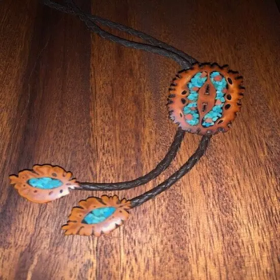 Vintage Country Western Walnut Shell Turquoise Spiny Oyster Bolo Tie Jewelry