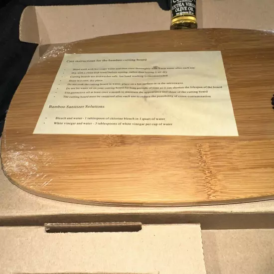 Culinary Institute Of Tuscany Cutting Board & Colavita Extra Virgin Olive Oil 