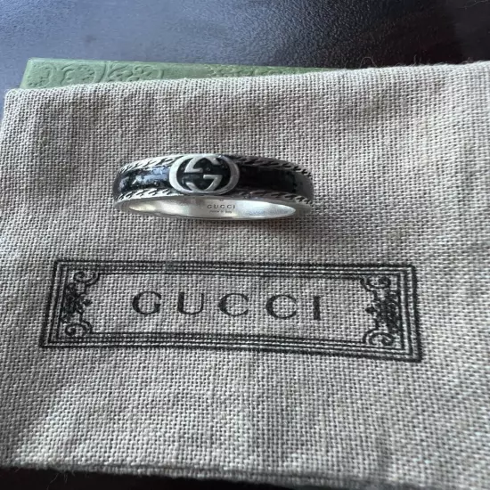 *Gucci* Men's Interlocking Black Enamel Ring (Gucci Size 23, US size 10.5)