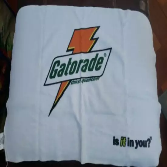 vintage Gatorade towel 24" x 15" Brand New