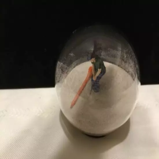 Clear Glass Round GOLFER Globe filled with sand Figure Paperweight (MM3)