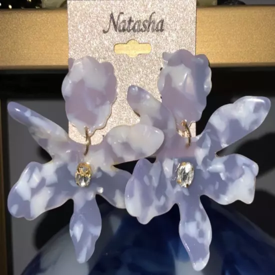 Natasha collection Mother-of-pearl acetate lily earring with crystal sphere NWT 