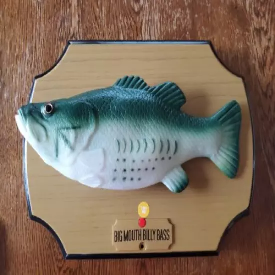 Big Mouth Billy Bass Singing Fish Take Me to the River Don't Worry Be Happy 1999