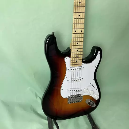 sunburst ST electric guitar SSS pickup Maple Fingerboard Fast delivery