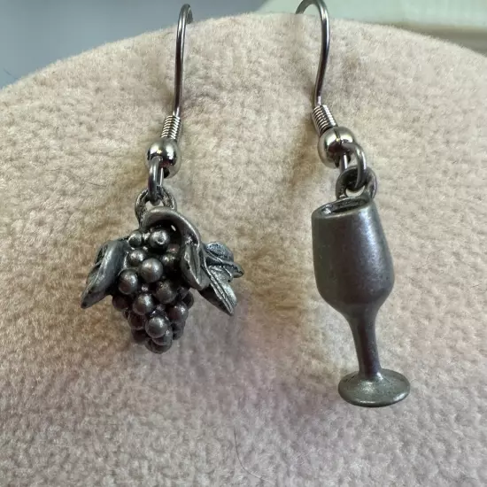 Pewter Wine glass and grape cluster Earrings Fashion Jewelry Wine Lover NEW