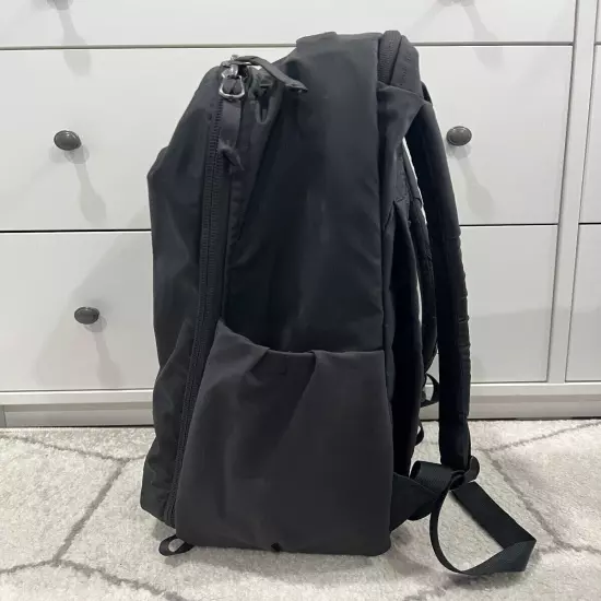 Evergoods Civic Travel Bag CTB 26L in great condition