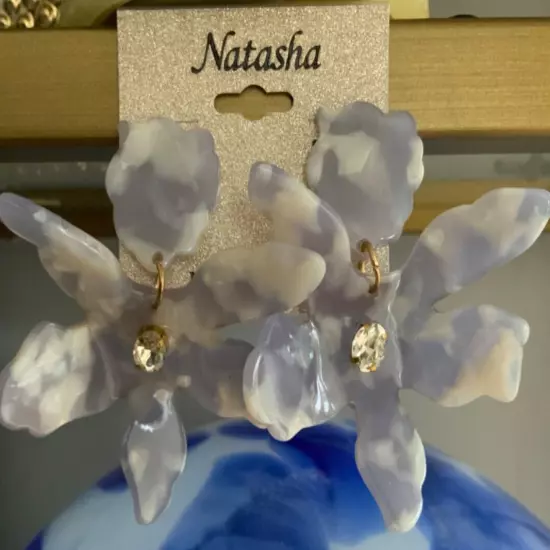 Natasha collection Mother-of-pearl acetate lily earring with crystal sphere NWT 