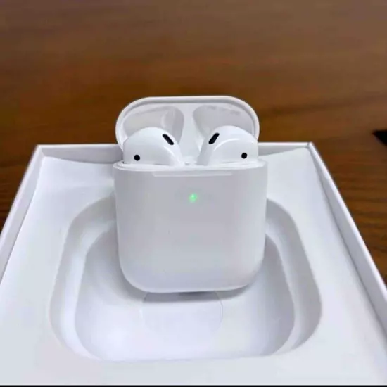 Apple AirPods 2nd Generation Airpods Bluetooth Earbuds Earphone & Charging Case