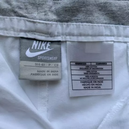 Womens White Nike Bermuda Golf Shorts, Size 4-6