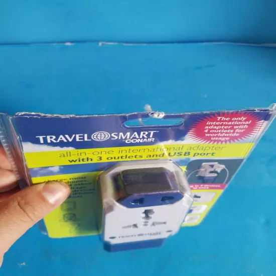 Adacter TRAVELSMART CONAIR UNIVERSAL.4 DEVICES AT ONE .