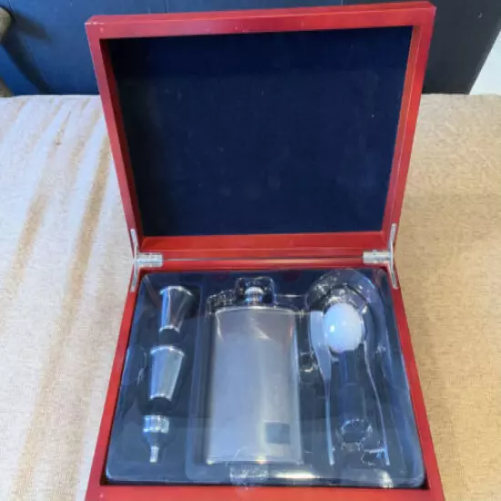 Golf Flask Gift Set with Balls Personalizer in Wooden Box