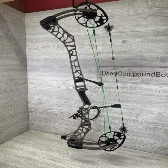 Mathews V3X 33 Left Hand 30.5" 75lb Granite Bow