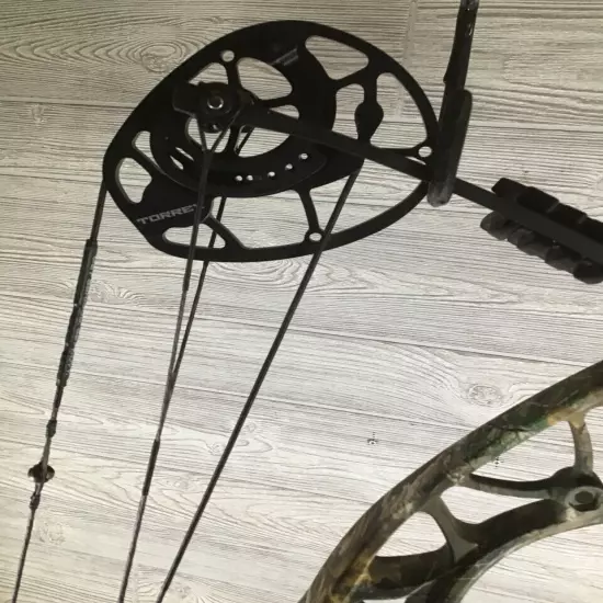 Hoyt Torrex Right Handed Camo 60-70#