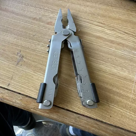 Gerber Multi-Tool - Silver needle nose