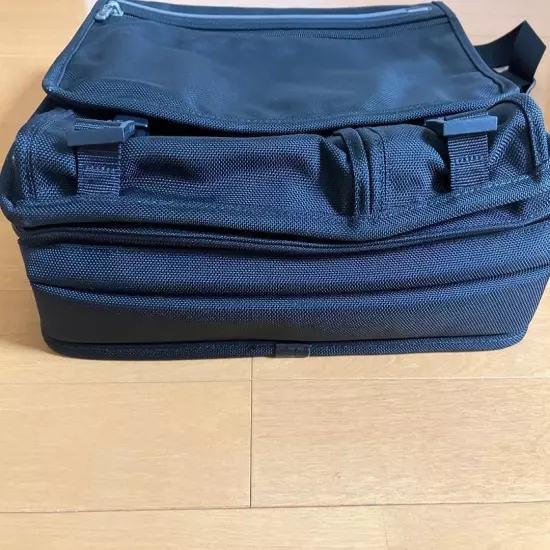 Used Item Tumi 26171 4.4 Briefs Bk