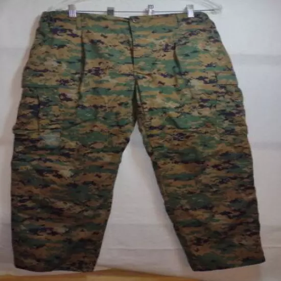 Men's Dark Brown, Green, Digital Camouflage Military Size 31-35 Double lined. A