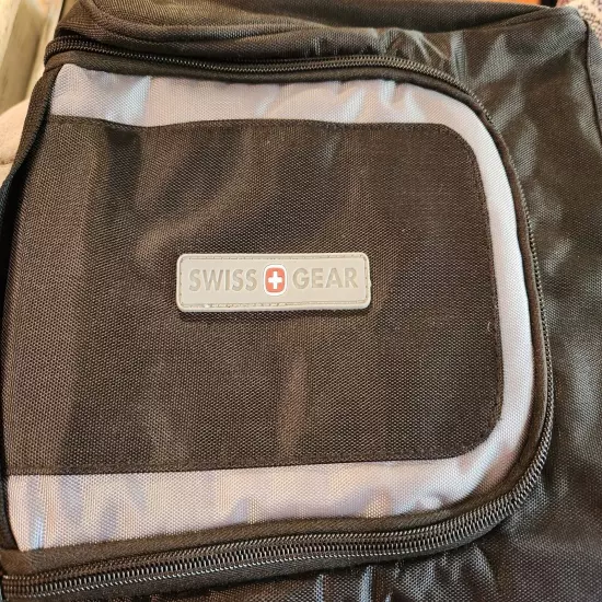 New SWISS GEAR Travel Hanging Toiletry Bag-NWT