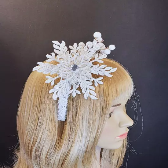 White Christmas Fascinator, White Holiday Fascinator, Christmas Hatinator