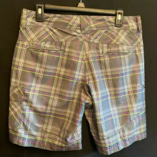 Cabelas UPF 50 Women's Sz 8 Plaid Golf Casual Bermuda Shorts Gray Green Purple