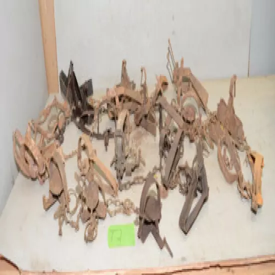 20 vintage traps collectible trappers tool cabin rustic display lot T2