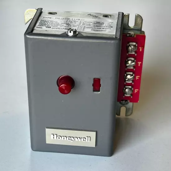 Honeywell R8184G 1179 Protectorelay Oil Burner Controller 120V, ~Oxidation~