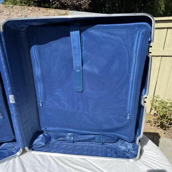 Rimowa Topaz XL 32” 4 Wheel Spinner Aluminum Hardshell Travel Check In Suitcase