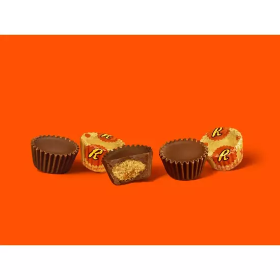 Reese's Miniatures Milk Chocolate Peanut Butter Cups Candy, Party Pack 35.6 oz