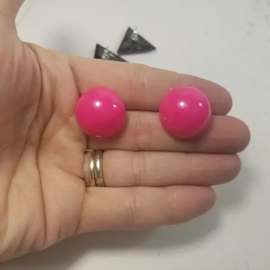 Vintage Pink Black Triangle Round Dome Pierced Earrings Mod 80s 90s