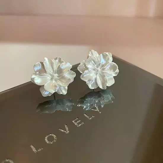 Women's Fashionable Elegant French Flower Earrings